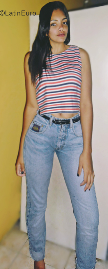 Date this happy Venezuela girl Luisa from Puerto Ordaz VE2488