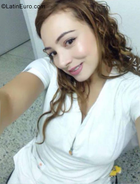 Date this stunning Colombia girl Victoria from Medellin CO25578