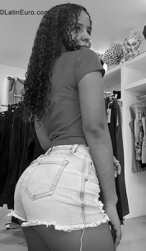 Date this gorgeous Colombia girl Dana from Cota CO25583