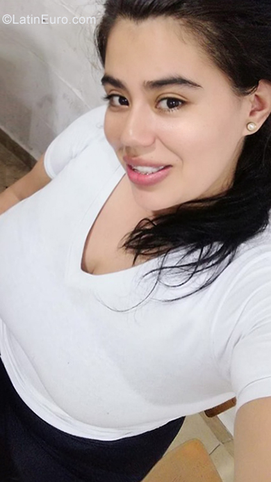 Date this fun Colombia girl Deisy from Bogota CO25587