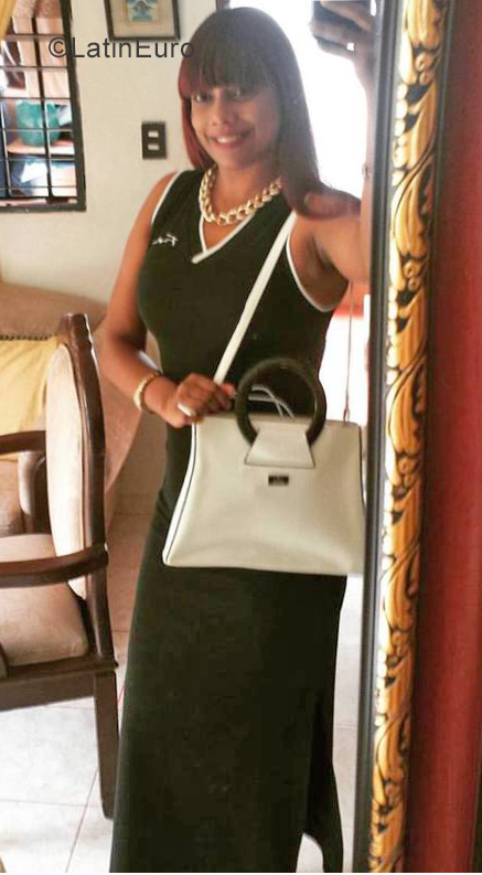 Date this voluptuous Dominican Republic girl Massiel from Santo Domingo DO35257