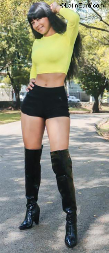 Date this exotic Dominican Republic girl Marichel from Santo Domingo DO35313
