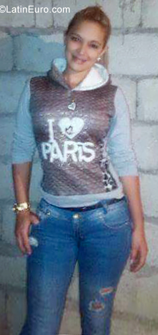 Date this good-looking Colombia girl Diana from Bucaramanga CO25662