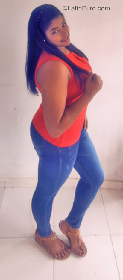 Date this sultry Dominican Republic girl Glady from Santo Domingo DO35345