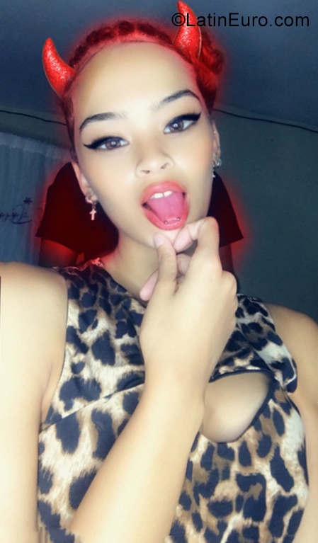 Date this tall Dominican Republic girl Liery from Bani DO35346