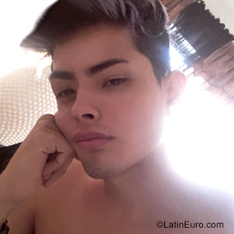 Date this voluptuous Colombia man Brandon from Pereira CO25688