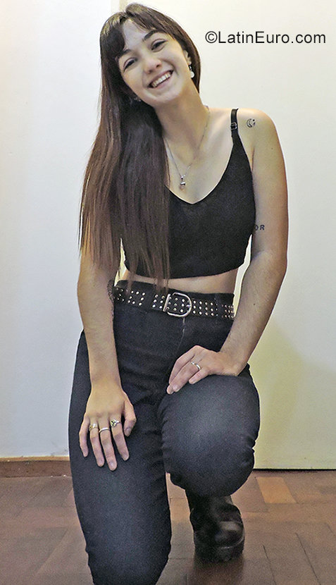 Date this lovely Argentina girl Ani from Rosario AR203