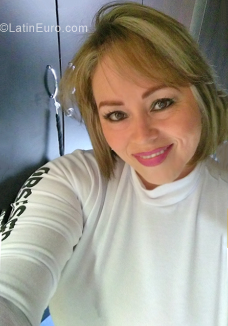 Date this delightful Colombia girl Cecilia from Medellin CO25726
