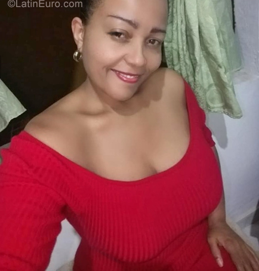 Date this pretty Colombia girl Arely from Apartado CO25745