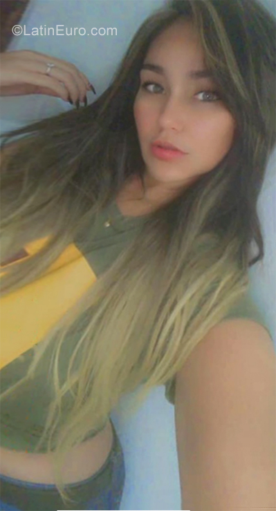 Date this delightful Colombia girl NATALIA from Cartagena CO25742