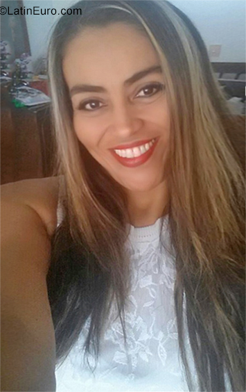 Date this georgeous Colombia girl Victoria from Medellin CO25744
