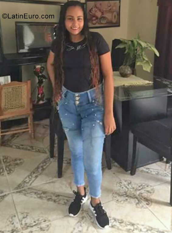 Date this delightful Colombia girl Dalys from Barranquilla CO25746