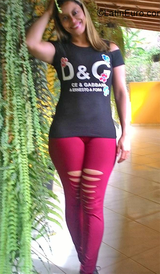 Date this sultry Brazil girl Juliana from Victoria BR10871