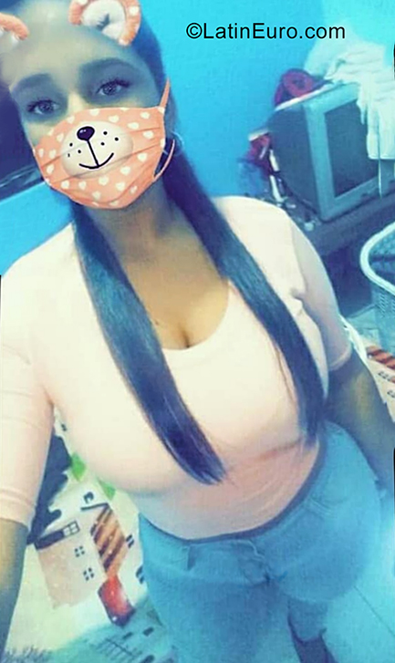 Date this nice looking Dominican Republic girl Laichia from Nagua DO35469
