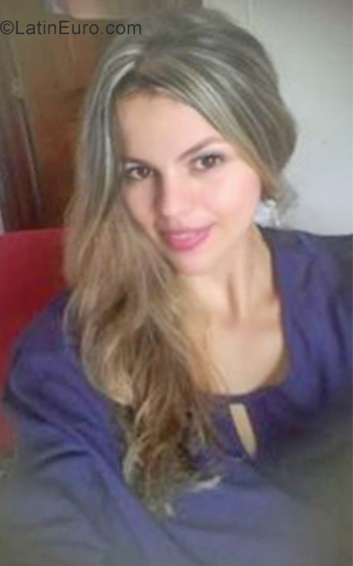 Date this lovely Colombia girl Andrea from Barranquilla CO25796