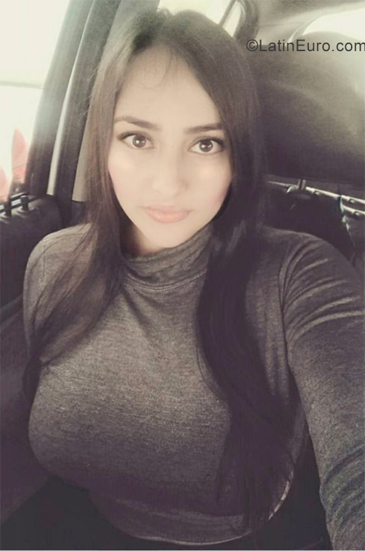 Date this pretty Venezuela girl Elamar from San Cristobal VE2558
