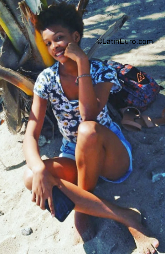 Date this voluptuous Dominican Republic girl Yafru from San Cristobal DO35505