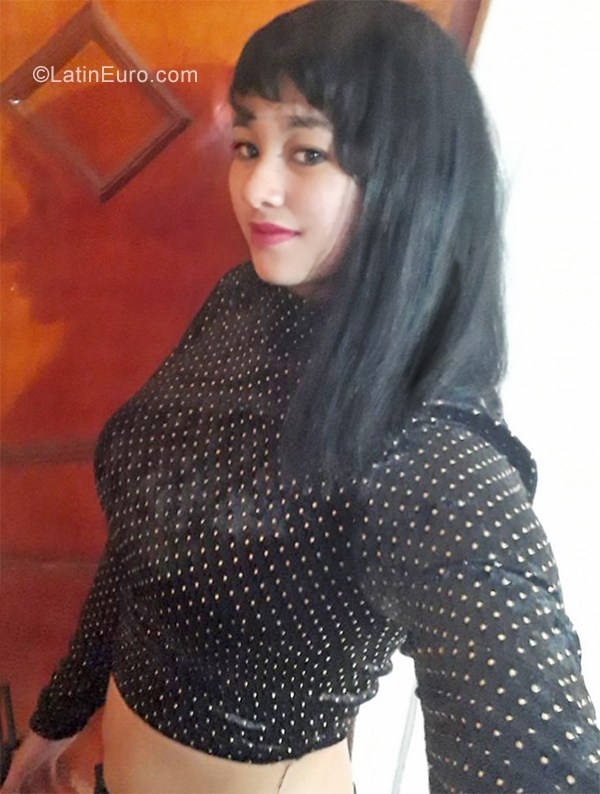 Date this delightful Colombia girl Rosa from Bogota CO25807