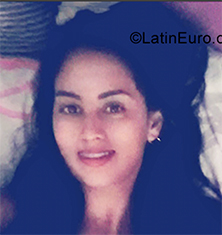 Date this stunning Colombia girl Natalia from Cali CO25814