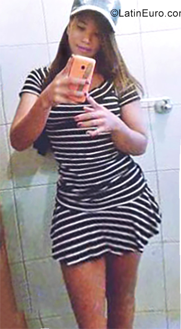 Date this lovely Brazil girl Ana from Betim BR10878
