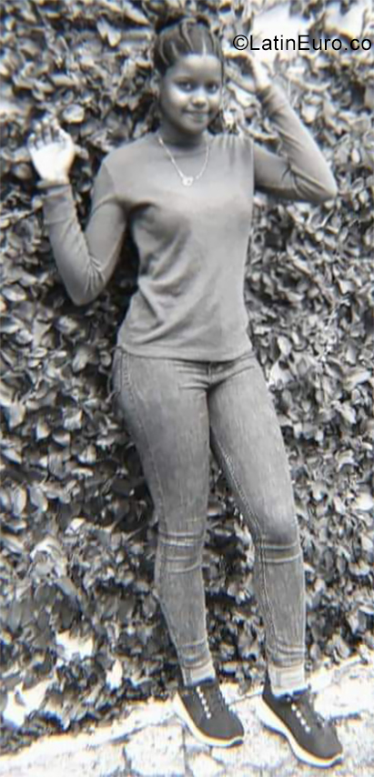 Date this attractive Dominican Republic girl Yorlanis from Santo Domingo DO35621