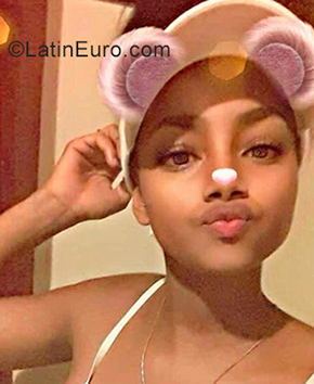 Date this hard body Dominican Republic girl Nayali from La Vega DO35587
