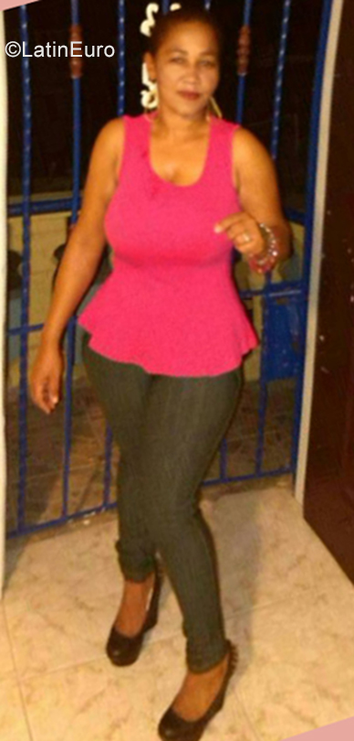 Date this sensual Dominican Republic girl YOSELYN from Santo Domingo DO35586