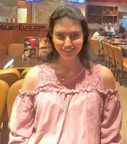 Date this nice looking Panama girl Melissa from Panama PA1160