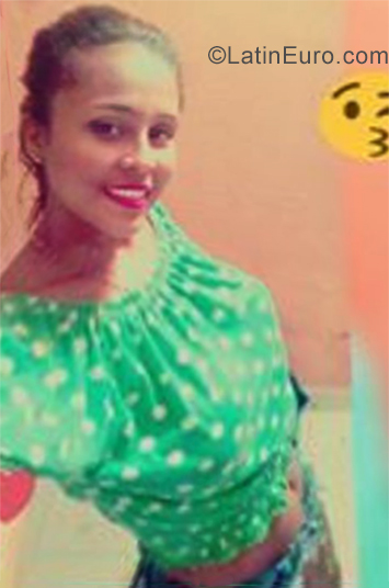 Date this happy Colombia girl Liliana from Cienaga CO25857