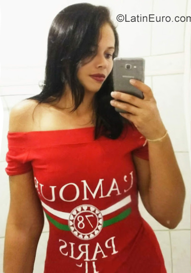 Date this stunning Brazil girl Jessica from Salvador BR10919