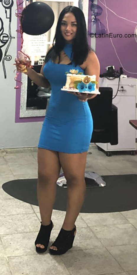 Date this foxy Dominican Republic girl Yomarlin from Santiago DO36135