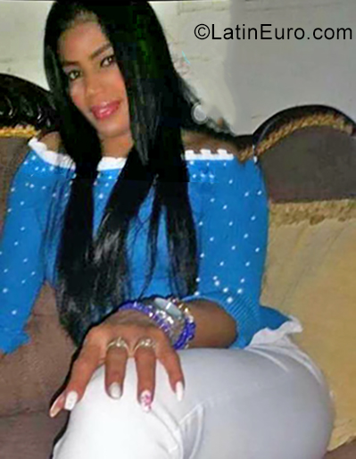 Date this pretty Dominican Republic girl Haydee from Santiago DO35639