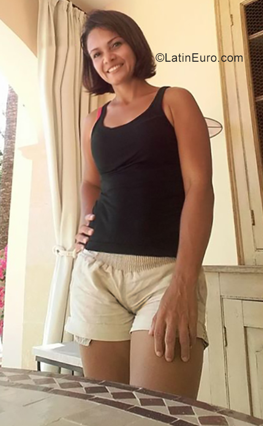 Date this passionate Colombia girl Iremzul from Cartagena CO25869
