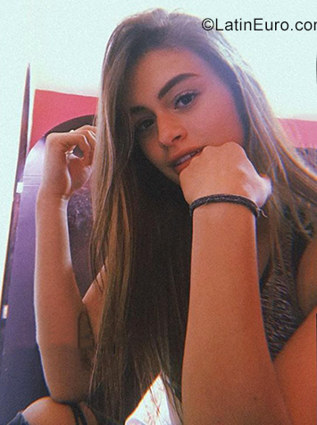 Date this foxy Colombia girl Carolina from Medellin CO25871