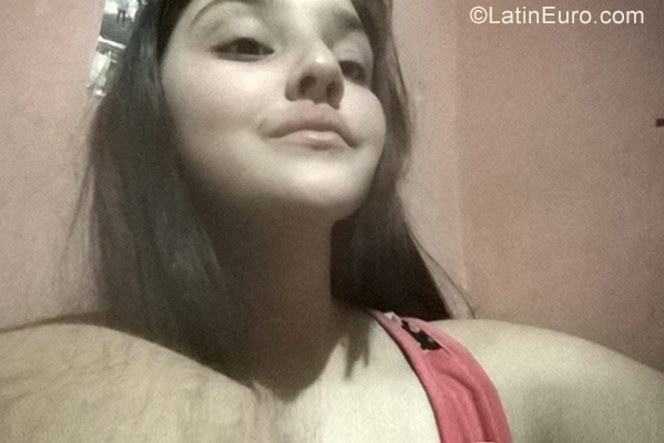 Date this charming Argentina girl Lourdes from San Juan AR218