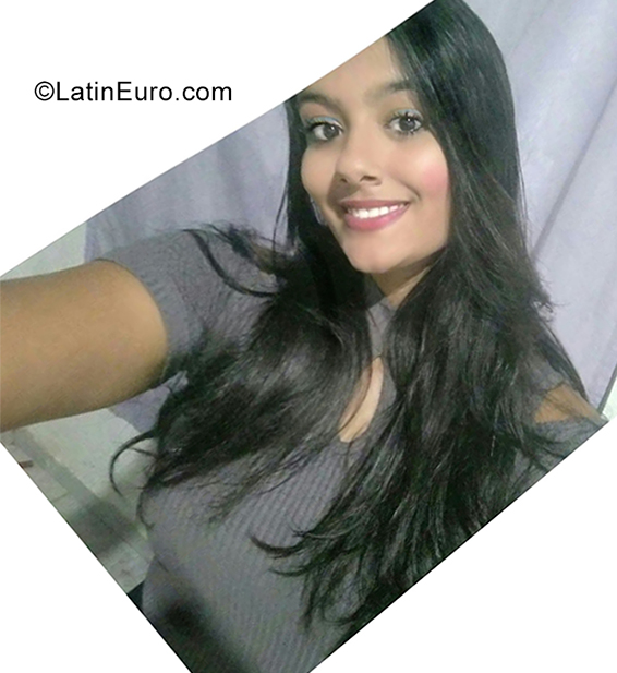 Date this good-looking Brazil girl Tamiras from Fortaleza BR10905
