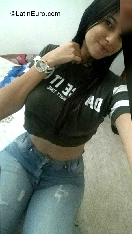 Date this charming Venezuela girl Lisleynas from Maracaibo VE2607