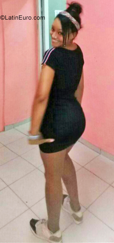 Date this exotic Cuba girl Wanda from Havana CU580
