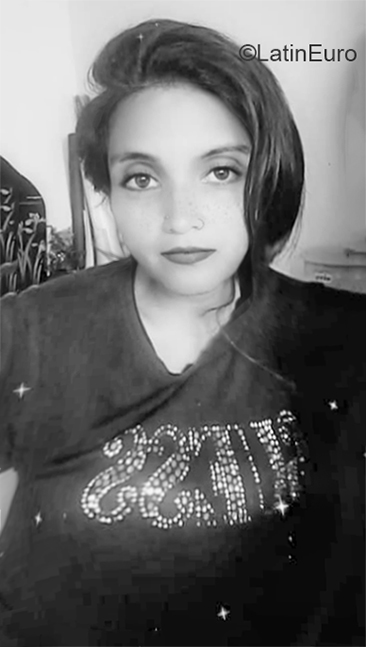 Date this pretty Colombia girl Electra from Bogota CO25918