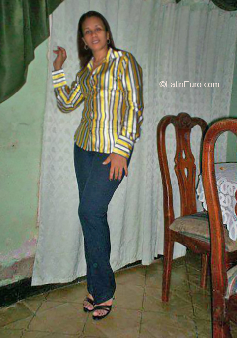 Date this funny Colombia girl Ruby from Barranquilla CO25921