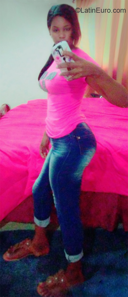 Date this charming Dominican Republic girl Marisa from Cotui DO35751