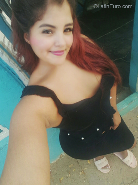 Date this young Venezuela girl Andrea from Falcon VE2642