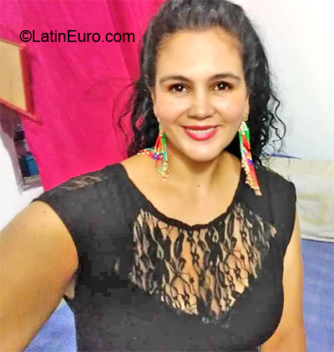 Date this funny Colombia girl Pao from Bogota CO25932