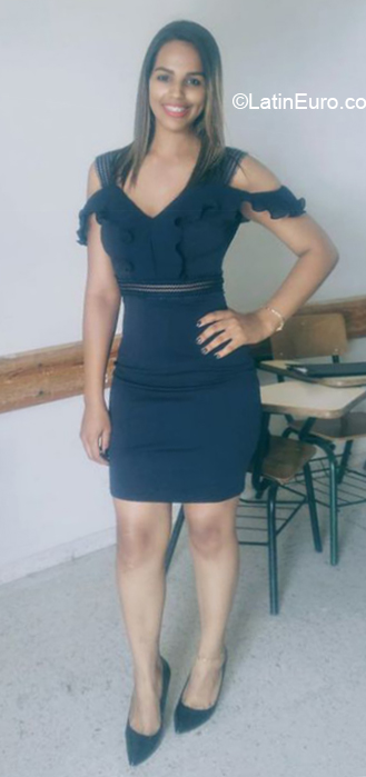 Date this sensual Dominican Republic girl Coral from San Francisco De Macoris DO35768