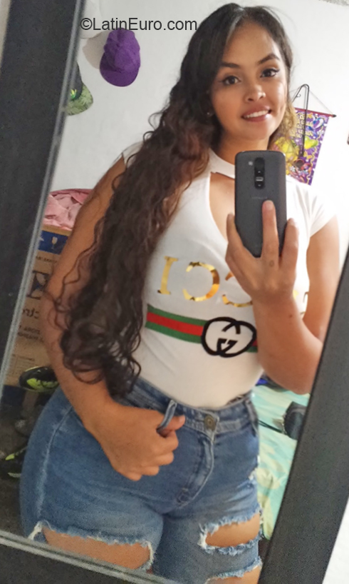 Date this charming Colombia girl Zara from Medellin CO25933