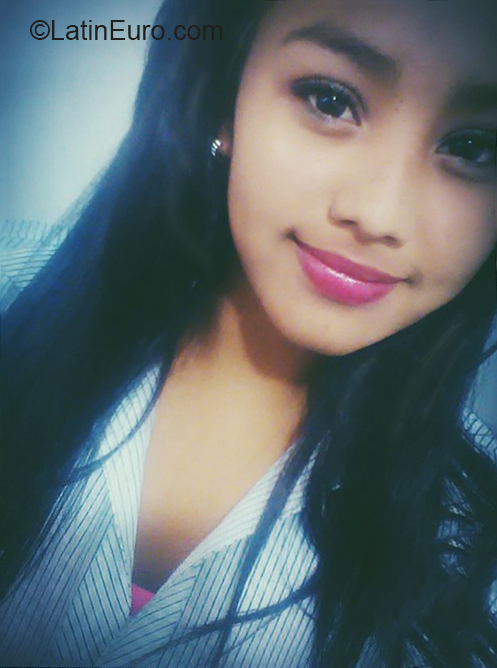 Date this beautiful Colombia girl Jennifer from Monteria CO25947