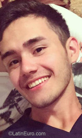 Date this tall Paraguay man Alex from santa rita alto PY23