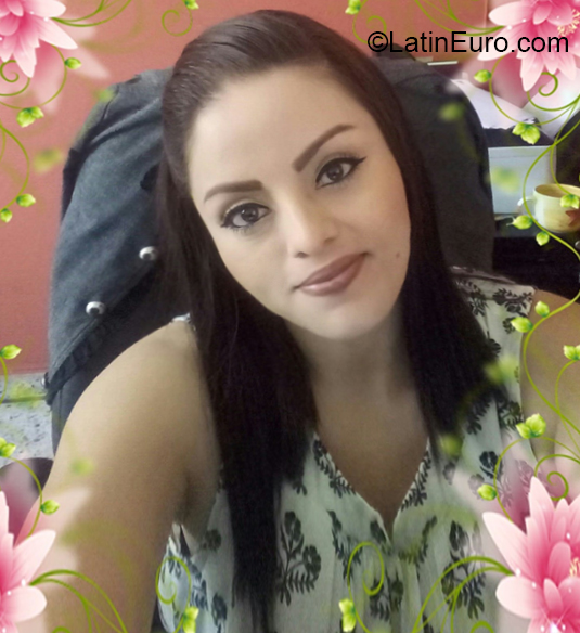 Date this passionate El Salvador girl Erika from San Salvador SV99