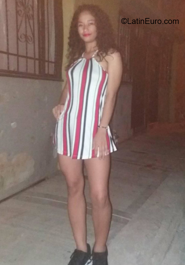 Date this hard body Colombia girl Yuliana from Santa Marta CO25974