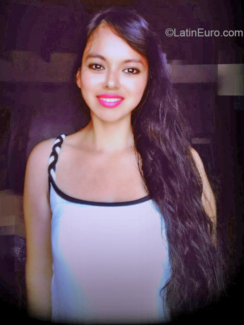 Date this happy Bolivia girl Emylse from La Paz BO55